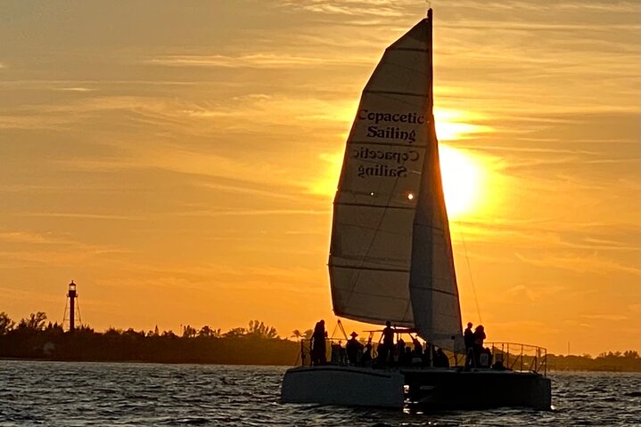Disfruta de un hermoso crucero al atardecer en catamarán en Fort Myers, Florida, foto 33 | wizardtrip