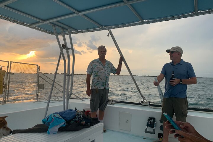 Disfruta de un hermoso crucero al atardecer en catamarán en Fort Myers, Florida, foto 39 | wizardtrip