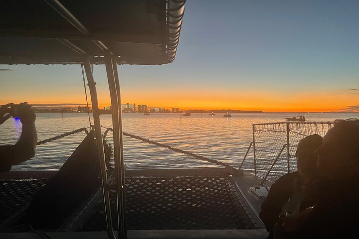 Disfruta de un hermoso crucero al atardecer en catamarán en Fort Myers, Florida, foto 44 | wizardtrip
