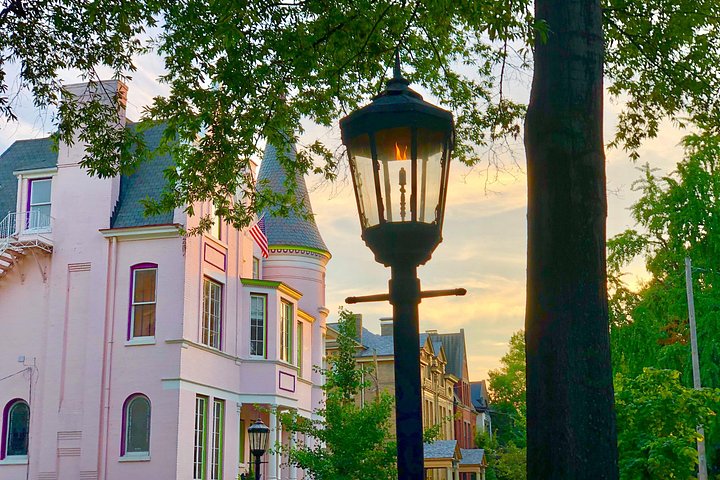 Un tour guidato a piedi per le strade storiche e infestate di Old Louisville, nota per la sua architettura vittoriana, foto 13 | wizardtrip