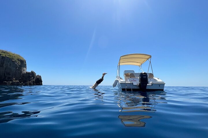 Location de bateau Côte Amalfitaine : Explorez, nagez et détendez-vous à votre rythme | wizardtrip