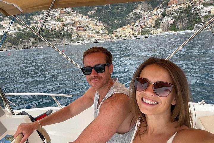 Rent a boat to explore the Amalfi Coast and Capri, enjoying swimming and relaxation, photo 11 | wizardtrip