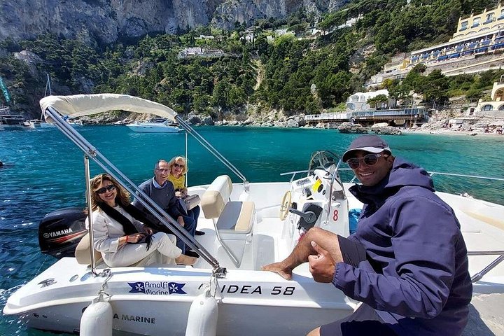 Rent a boat to explore the Amalfi Coast and Capri, enjoying swimming and relaxation, photo 15 | wizardtrip