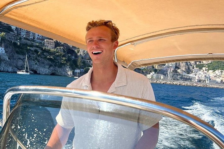 Rent a boat to explore the Amalfi Coast and Capri, enjoying swimming and relaxation, photo 17 | wizardtrip