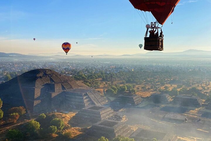 Vol en montgolfière + Petit-déjeuner à La Gruta + Prise en charge à Mexico ou Nous Volons | wizardtrip
