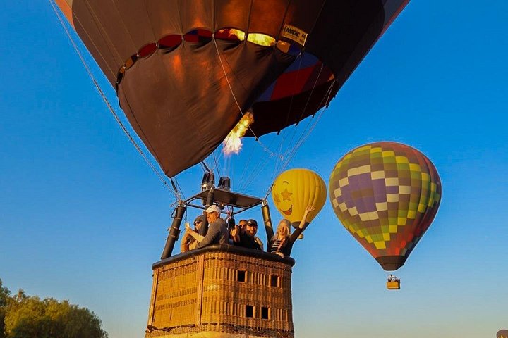 Vol en montgolfière au-dessus des pyramides de Teotihuacan au lever du soleil, Mexico, photo 35 | wizardtrip