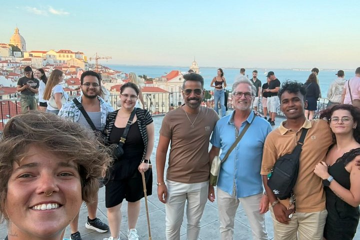 Scopri la musica Fado di Lisbona, le strade storiche e la cena tradizionale con spettacolo dal vivo, foto 11 | wizardtrip