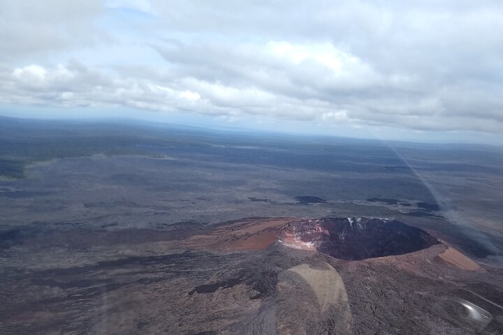 Helikoptertur över Hawaiis vulkaniska landskap och frodiga regnskogar, foto 6 | wizardtrip
