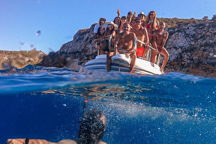 Excursion en bateau explorant les îles Égades de Favignana et Levanzo depuis Trapani, Sicile, photo 12 | wizardtrip