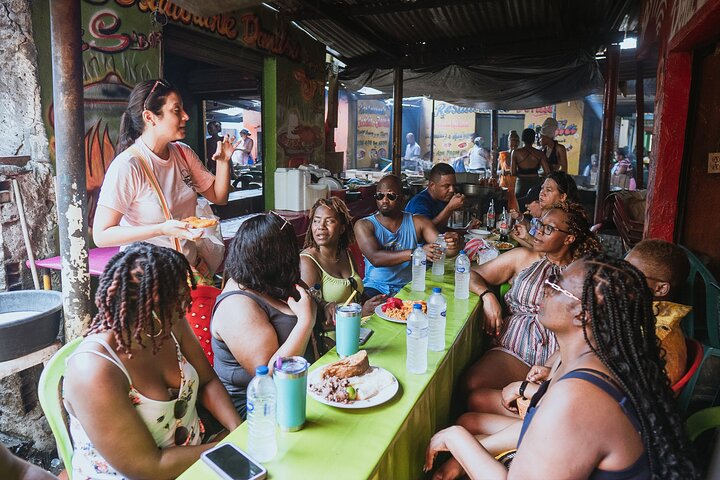 Aula de culinária colombiana prática em Cartagena com um chef local, preparando pratos tradicionais, foto 9 | wizardtrip