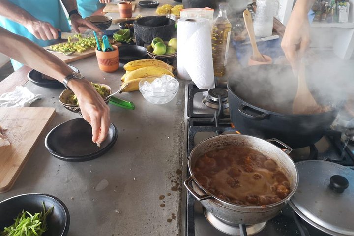 Aula de culinária colombiana prática em Cartagena com um chef local, preparando pratos tradicionais, foto 10 | wizardtrip
