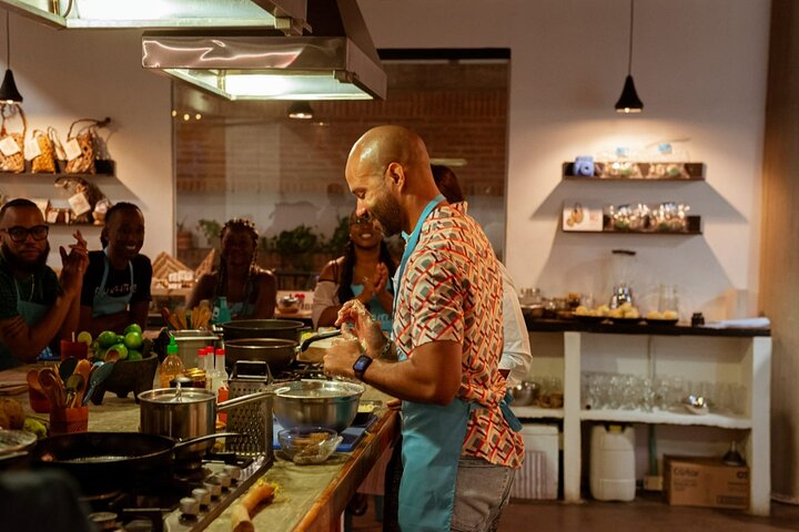 Aula de culinária colombiana prática em Cartagena com um chef local, preparando pratos tradicionais, foto 18 | wizardtrip