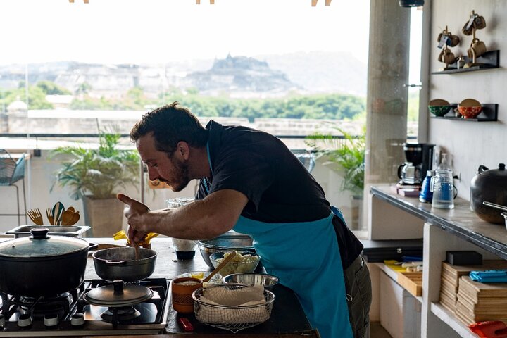 Aula de culinária colombiana prática em Cartagena com um chef local, preparando pratos tradicionais, foto 19 | wizardtrip