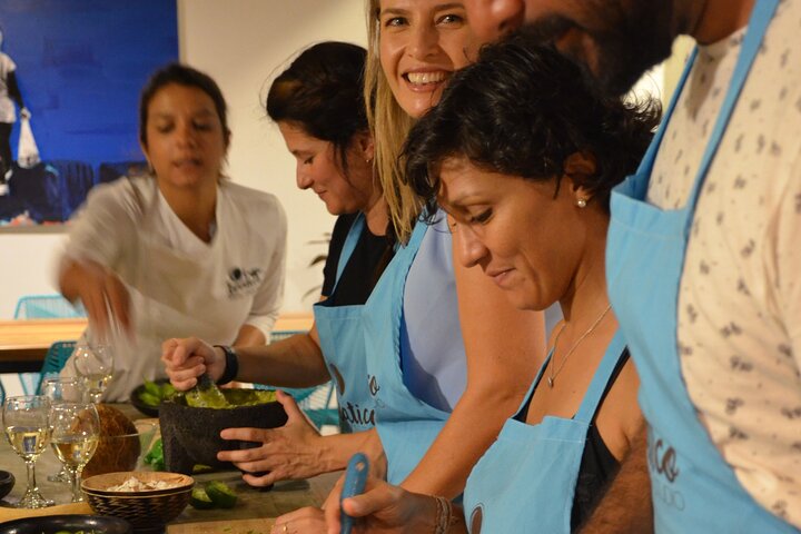Aula de culinária colombiana prática em Cartagena com um chef local, preparando pratos tradicionais, foto 21 | wizardtrip