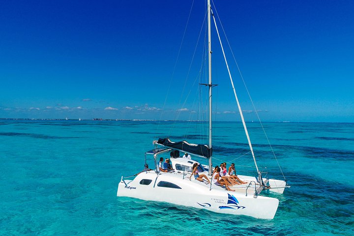 Viaje privado en catamarán de Cancún a Isla Mujeres con snorkel, foto 6 | wizardtrip
