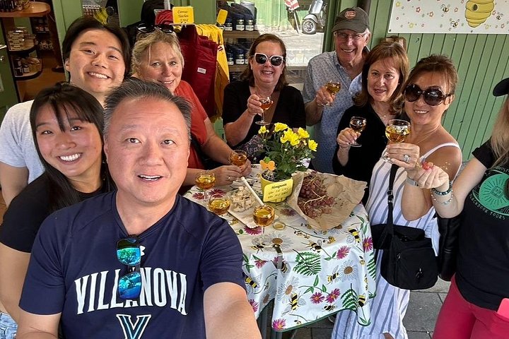 Un tour gastronomico guidato attraverso lo storico Viktualienmarkt di Monaco, con degustazione di specialità locali e bevande, foto 8 | wizardtrip
