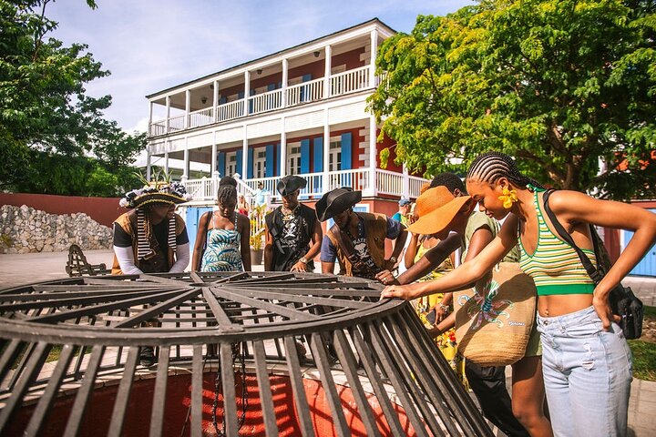 Ontdek de piratiegeschiedenis en bezienswaardigheden van Nassau tijdens een privé Jeep tour met een piratengids, foto 11 | wizardtrip