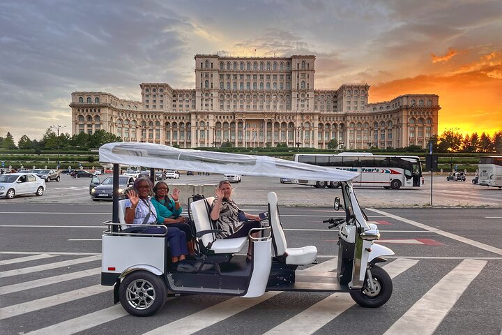 Tuk Tuk Bucarest Tour - Expérience Unique en Ville ! | wizardtrip