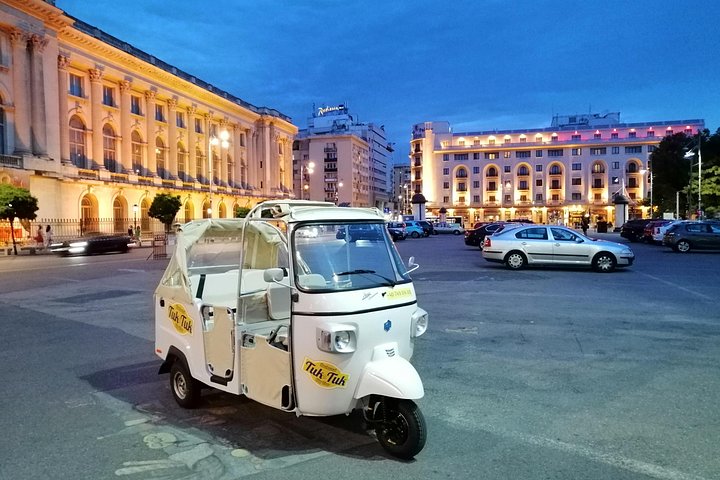 Udforsk Bukarests vartegn og gader i en farverig tuk tuk, nyd unikke byudsigter, foto 15 | wizardtrip