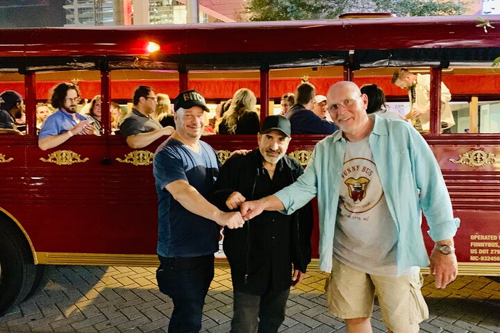 Comedy-Bustour erkundet Charlottes Wahrzeichen mit einem Comedy-Reiseleiter, Foto 10 | wizardtrip