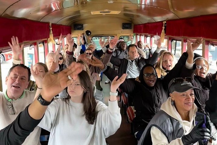 Comedy-Bustour erkundet Charlottes Wahrzeichen mit einem Comedy-Reiseleiter, Foto 20 | wizardtrip
