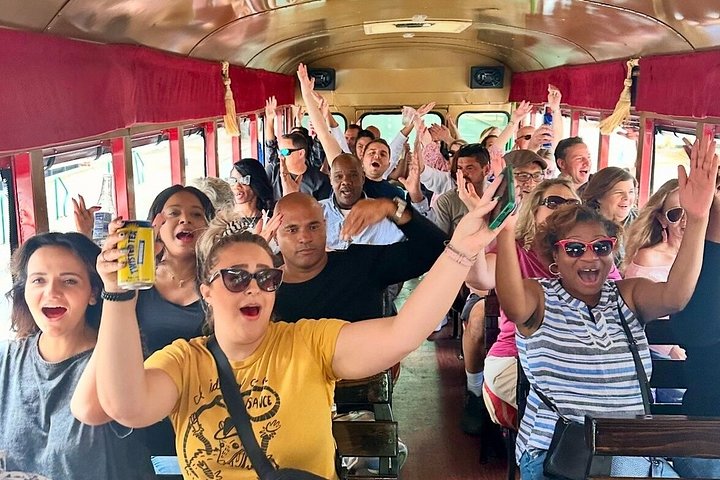 Comedy-Bustour erkundet Charlottes Wahrzeichen mit einem Comedy-Reiseleiter, Foto 21 | wizardtrip