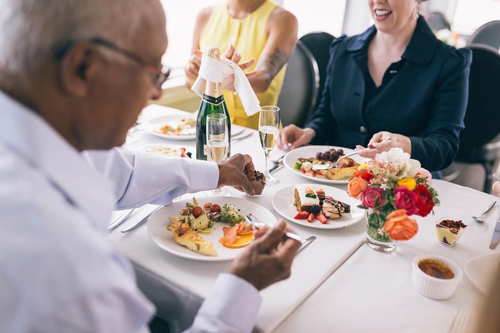 Enjoy a scenic brunch cruise on San Francisco Bay with champagne and views of the Golden Gate Bridge, photo 7 | wizardtrip