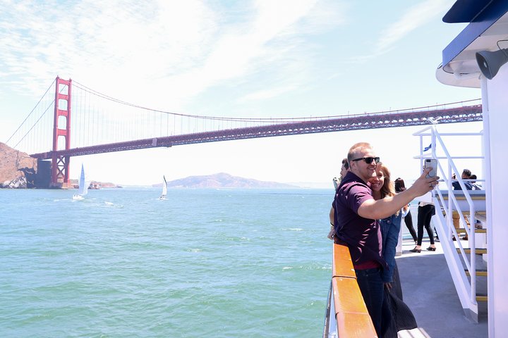 Enjoy a scenic brunch cruise on San Francisco Bay with champagne and views of the Golden Gate Bridge, photo 8 | wizardtrip