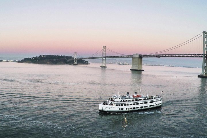 Enjoy a scenic brunch cruise on San Francisco Bay with champagne and views of the Golden Gate Bridge, photo 9 | wizardtrip