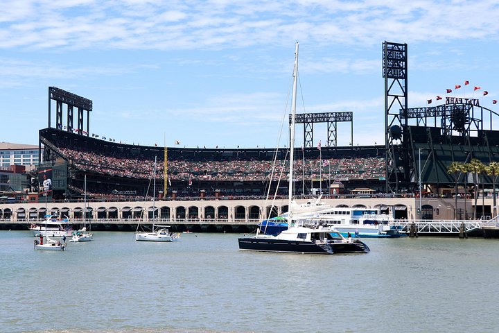 Enjoy a scenic brunch cruise on San Francisco Bay with champagne and views of the Golden Gate Bridge, photo 12 | wizardtrip