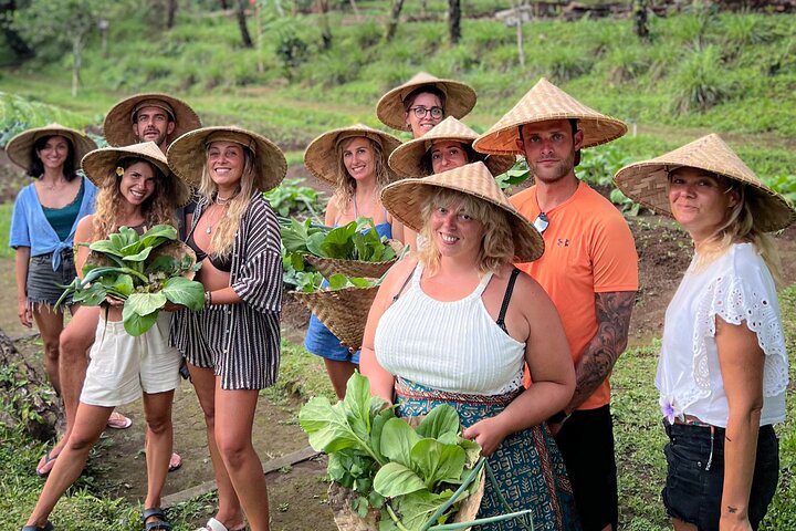 Praktische Balinese kookklas in Ubud, Indonesië, met verse ingrediënten en lokale gerechten, foto 9 | wizardtrip