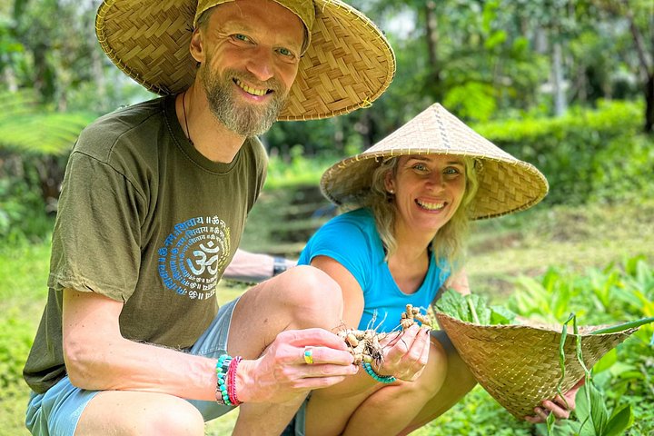 Praktische Balinese kookklas in Ubud, Indonesië, met verse ingrediënten en lokale gerechten, foto 12 | wizardtrip