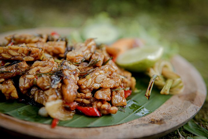Praktische Balinese kookklas in Ubud, Indonesië, met verse ingrediënten en lokale gerechten, foto 30 | wizardtrip