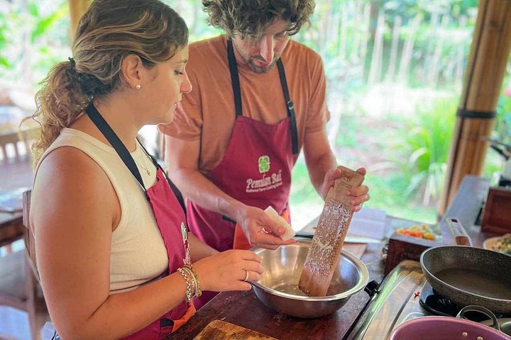 Praktische Balinese kookklas in Ubud, Indonesië, met verse ingrediënten en lokale gerechten, foto 36 | wizardtrip