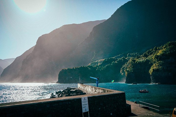Jeep-safarieventyr som utforsker Fanal-skogen, Porto Moniz-bassengene og Cabo Girão-utsiktspunktet på Madeira, foto 7 | wizardtrip
