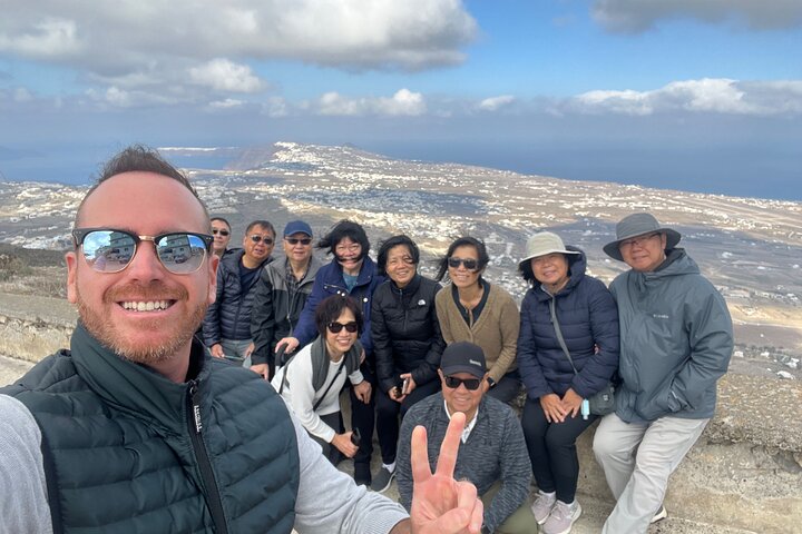 サントリーニ島の象徴的なイアの村、ブルー・ドーム、カルデラの眺め、ユニークなビーチを巡るプライベートツアー、写真11 | wizardtrip