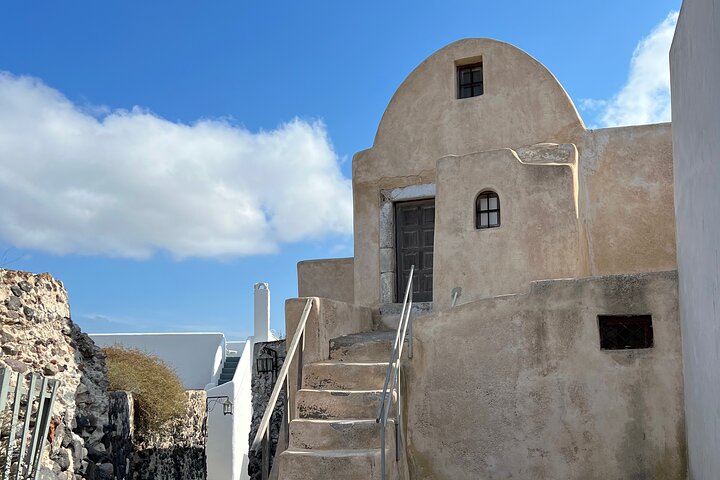 サントリーニ島の象徴的なイアの村、ブルー・ドーム、カルデラの眺め、ユニークなビーチを巡るプライベートツアー、写真12 | wizardtrip