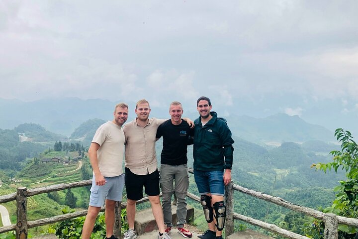 Circuit moto panoramique sur la boucle de Ha Giang, Vietnam, avec montagnes et rivières, photo 9 | wizardtrip