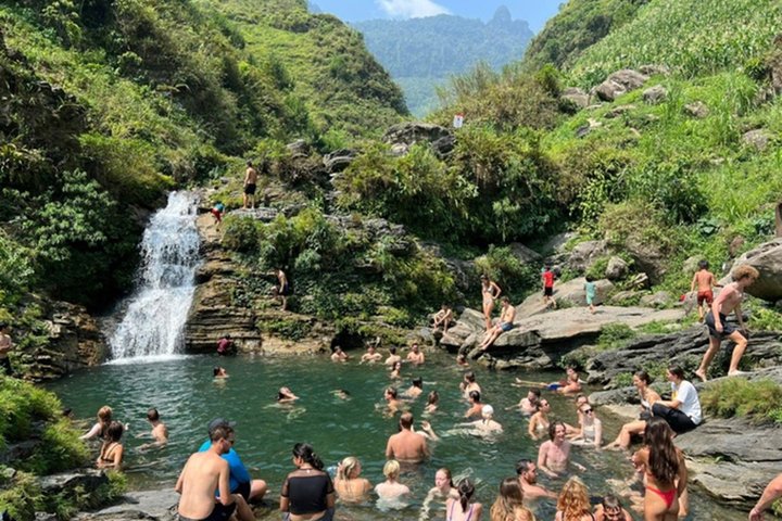 Circuit moto panoramique sur la boucle de Ha Giang, Vietnam, avec montagnes et rivières, photo 10 | wizardtrip
