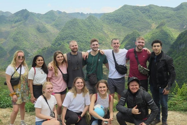 Circuit moto panoramique sur la boucle de Ha Giang, Vietnam, avec montagnes et rivières, photo 12 | wizardtrip