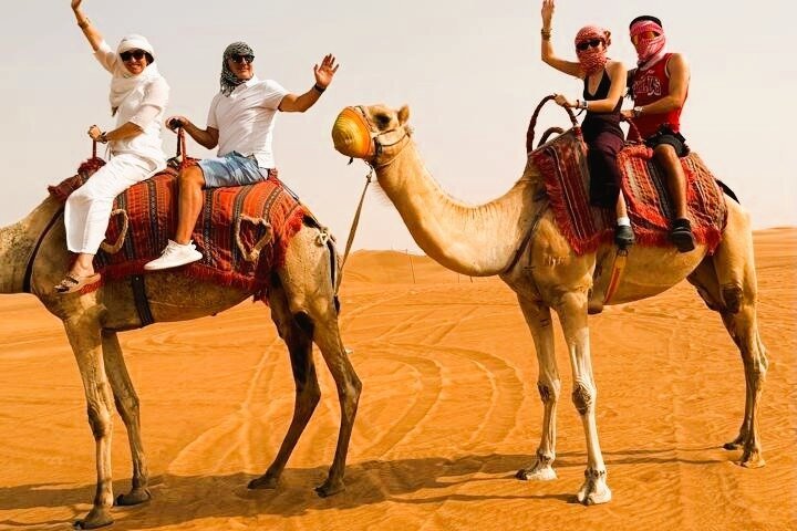 Ervaar een spannende woestijnsafari in Dubai met dune bashing, kameelritten en een BBQ-diner, foto 7 | wizardtrip