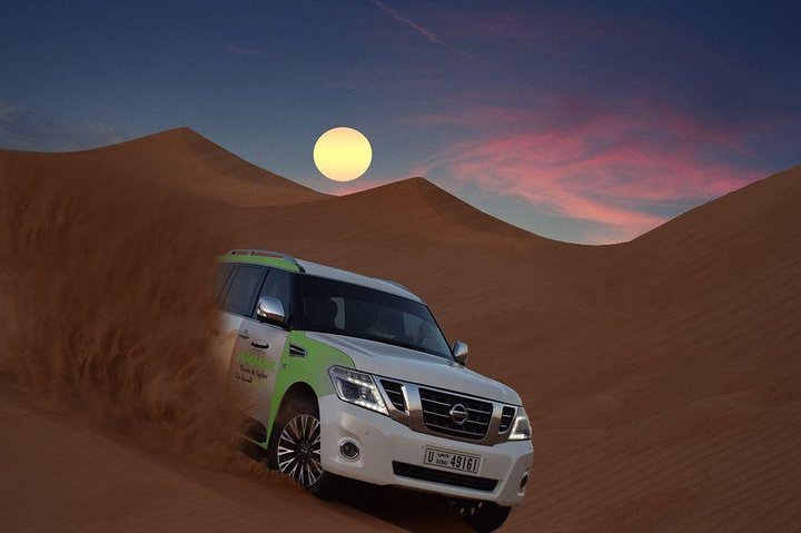 Ervaar een spannende woestijnsafari in Dubai met dune bashing, kameelritten en een BBQ-diner, foto 12 | wizardtrip