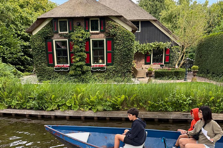 Kleinschalige tour naar Giethoorn vanuit Amsterdam, met grachten en boten, foto 11 | wizardtrip