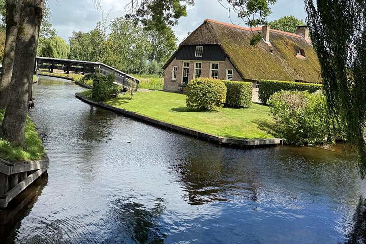 Kleinschalige tour naar Giethoorn vanuit Amsterdam, met grachten en boten, foto 12 | wizardtrip