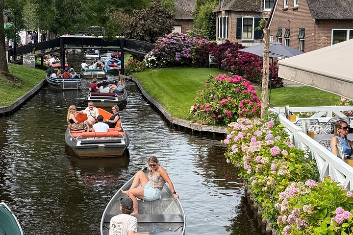 Kleinschalige tour naar Giethoorn vanuit Amsterdam, met grachten en boten, foto 13 | wizardtrip