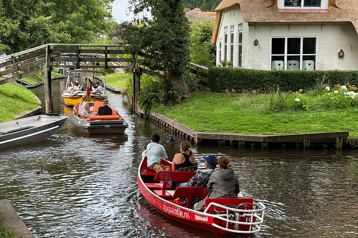 Kleinschalige tour naar Giethoorn vanuit Amsterdam, met grachten en boten, foto 14 | wizardtrip
