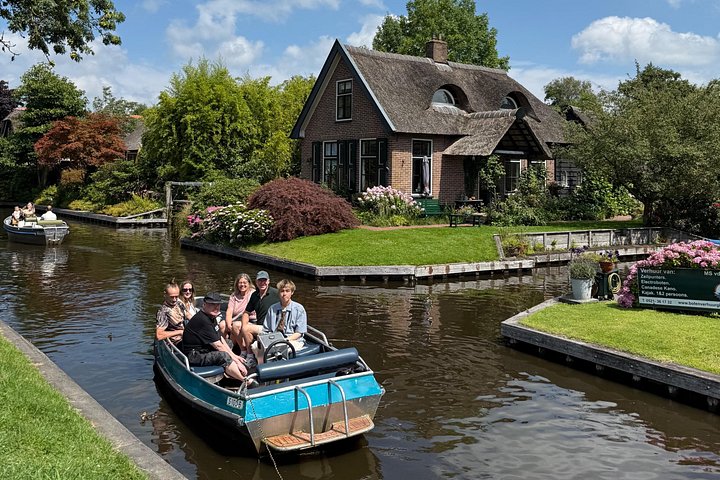 Kleinschalige tour naar Giethoorn vanuit Amsterdam, met grachten en boten, foto 15 | wizardtrip