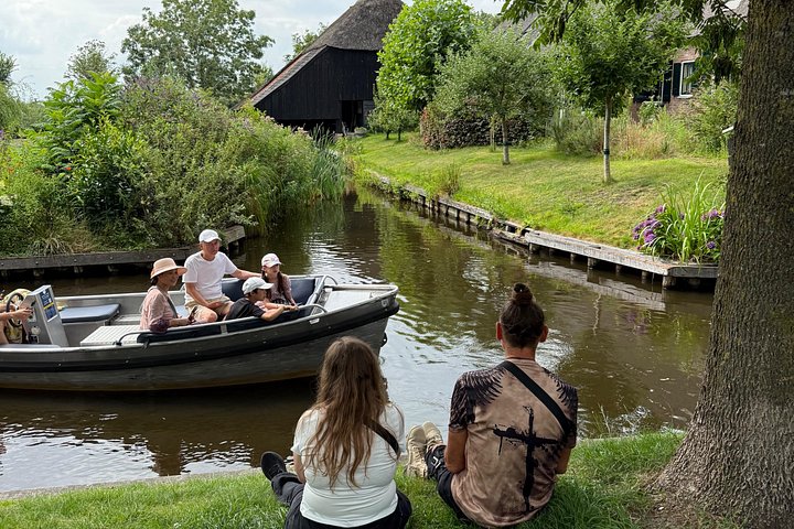 Kleinschalige tour naar Giethoorn vanuit Amsterdam, met grachten en boten, foto 22 | wizardtrip