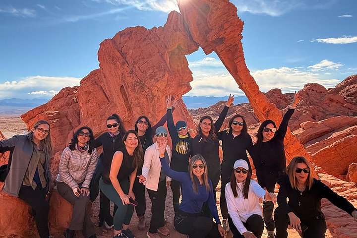 Tour di un giorno nella Valle del Fuoco e nel Red Rock Canyon da Las Vegas, che mostra uniche formazioni di arenaria e paesaggi desertici, foto 7 | wizardtrip