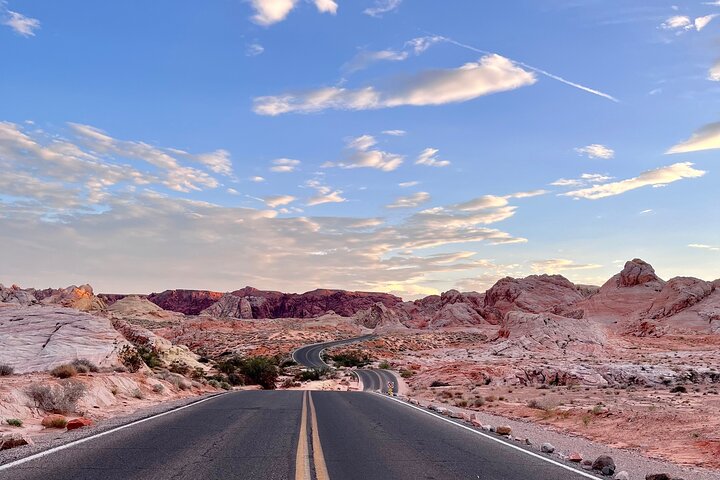 Tour di un giorno nella Valle del Fuoco e nel Red Rock Canyon da Las Vegas, che mostra uniche formazioni di arenaria e paesaggi desertici, foto 25 | wizardtrip